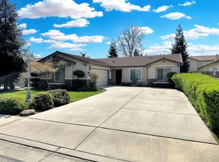 3837 E Hillcrest Ave, Visalia, CA