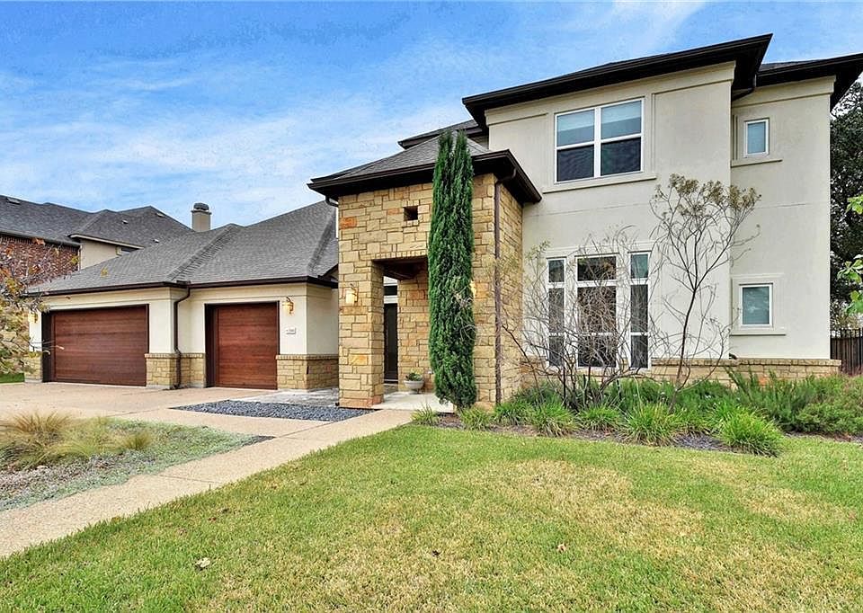 1st image of 2116 Park Place Cir