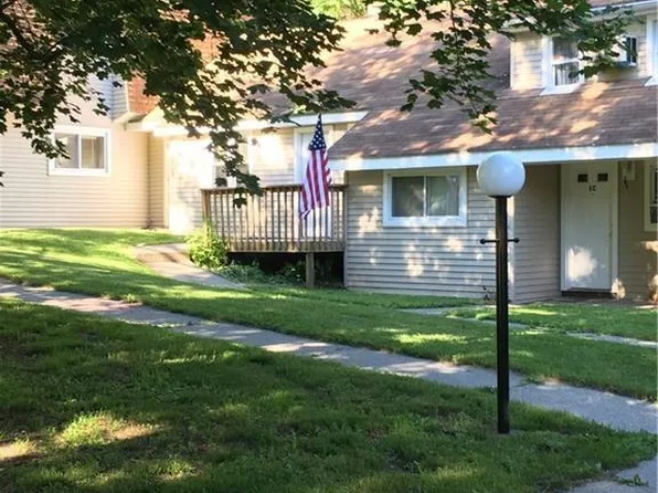 2 School St, Poughkeepsie, NY