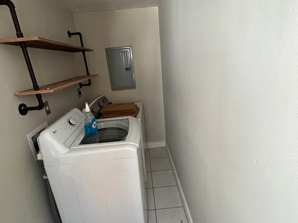 (undisclosed Address), Shrewsbury, MA 01545