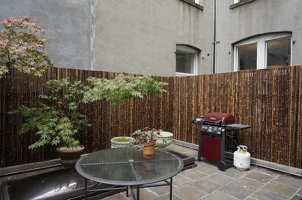 Sold by GA Keen Realty Advisors | media 25