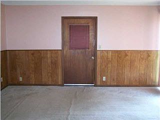 5th image of 1017 W Towanda Ave