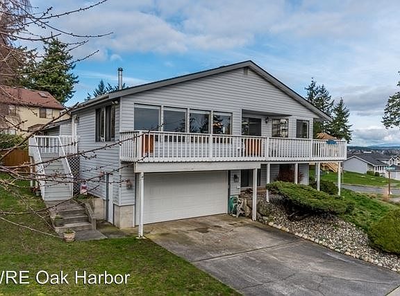 3rd image of 752 SW Barrington Dr