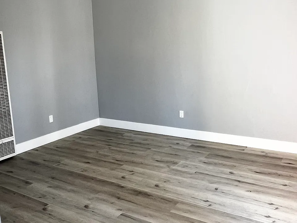 792 W Sepulveda St #4