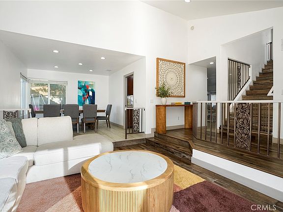 5th image of 10110 Sunland Blvd