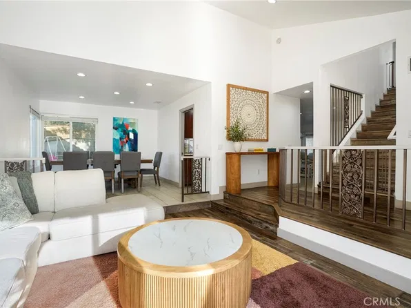10110 Sunland Blvd, Sunland, CA 91040