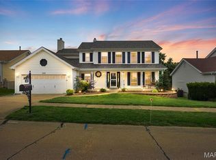 1215 Summerpoint Ln, Fenton, MO 63026
