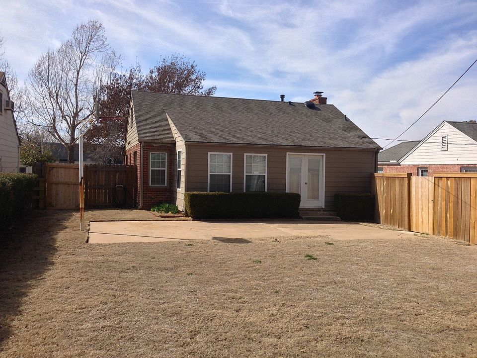 2nd image of 1923 S Knoxville Ave