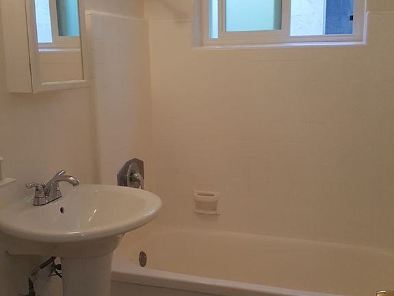 4th image of 4421 Rosebud Ln