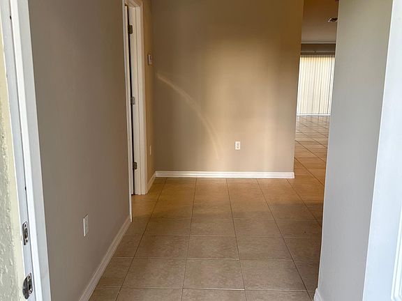 4th image of 502-506 SE 24th Ave