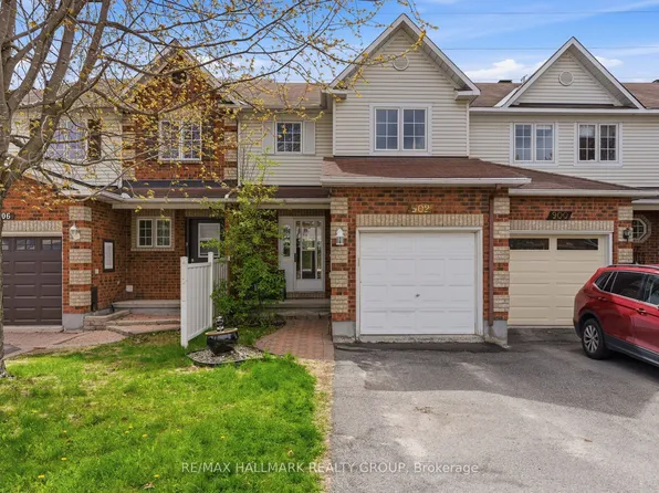 902 Paradise Cres, Ottawa, ON K4A 3S5
