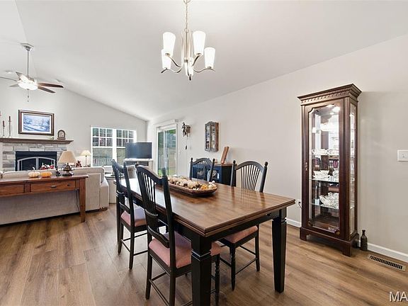 4th image of 628 Trestle Way