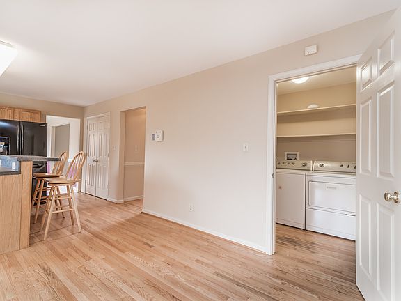 4th image of 44 Norfolk St