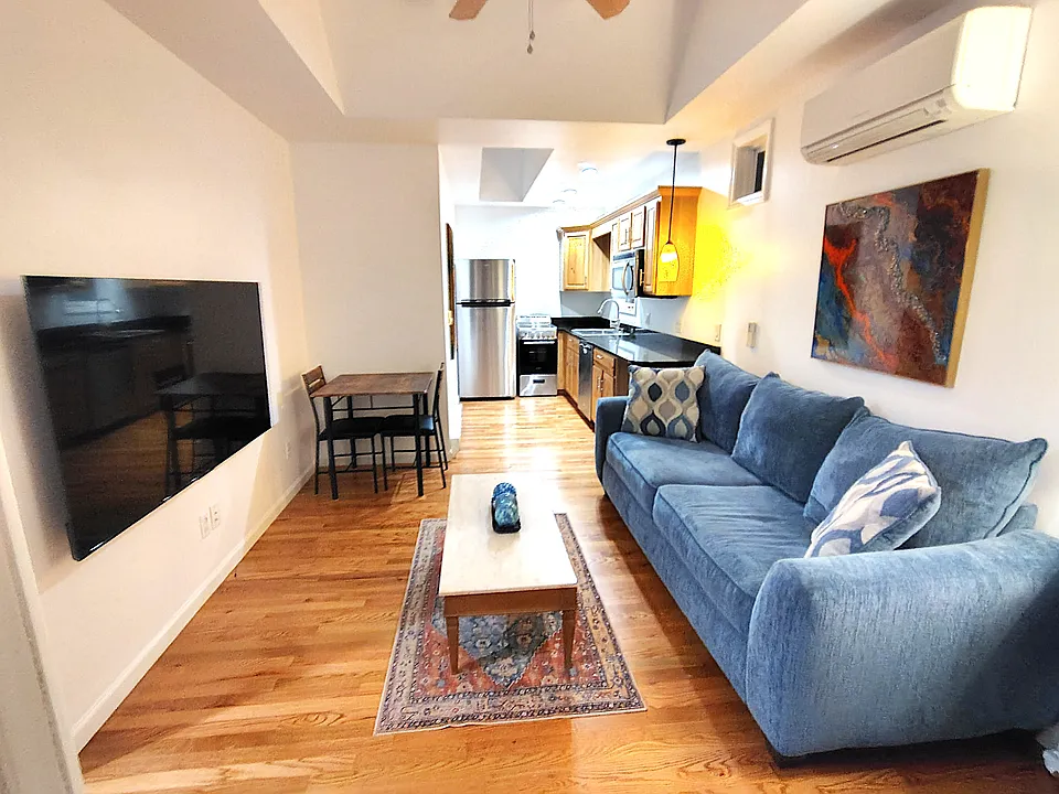 77 Larchmont Rd