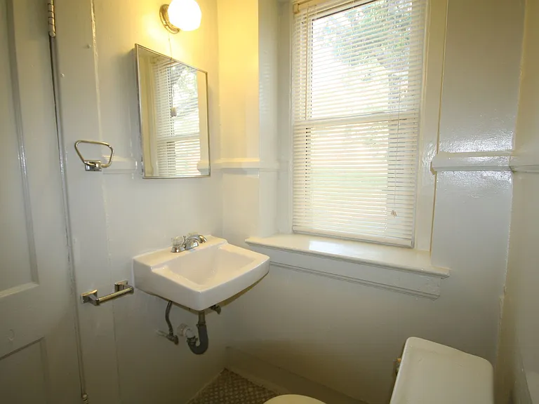 906 W Trinity Ave #7 — Photo 9