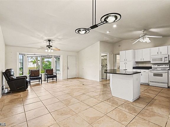 4th image of 4118 SW 14th Ave