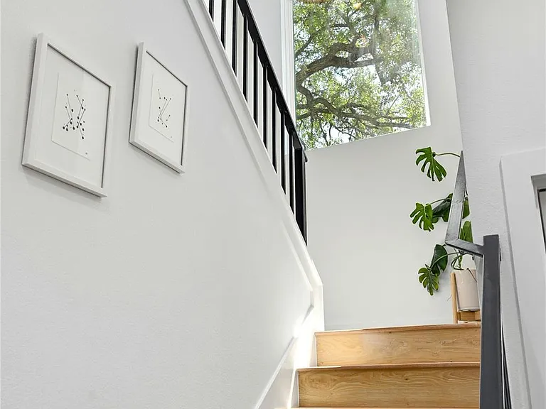 1187 Oak Grove Ave — Photo 21