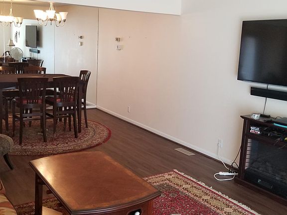5th image of 3096 Lindenwood Dr #72