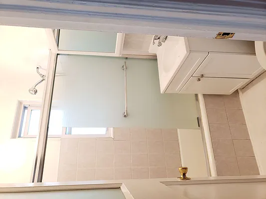 Rented by Roz Khan, LREB | media 4