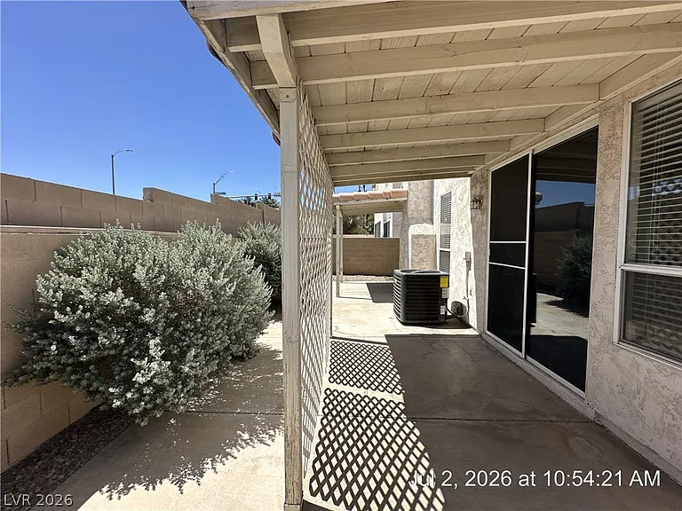 122 McLaren St — Photo 47