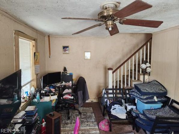 82 Decatur St, Portsmouth, VA 23702