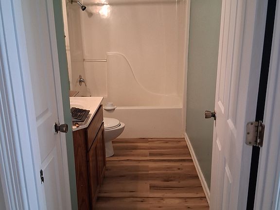4th image of 166 Polly Anna Dr
