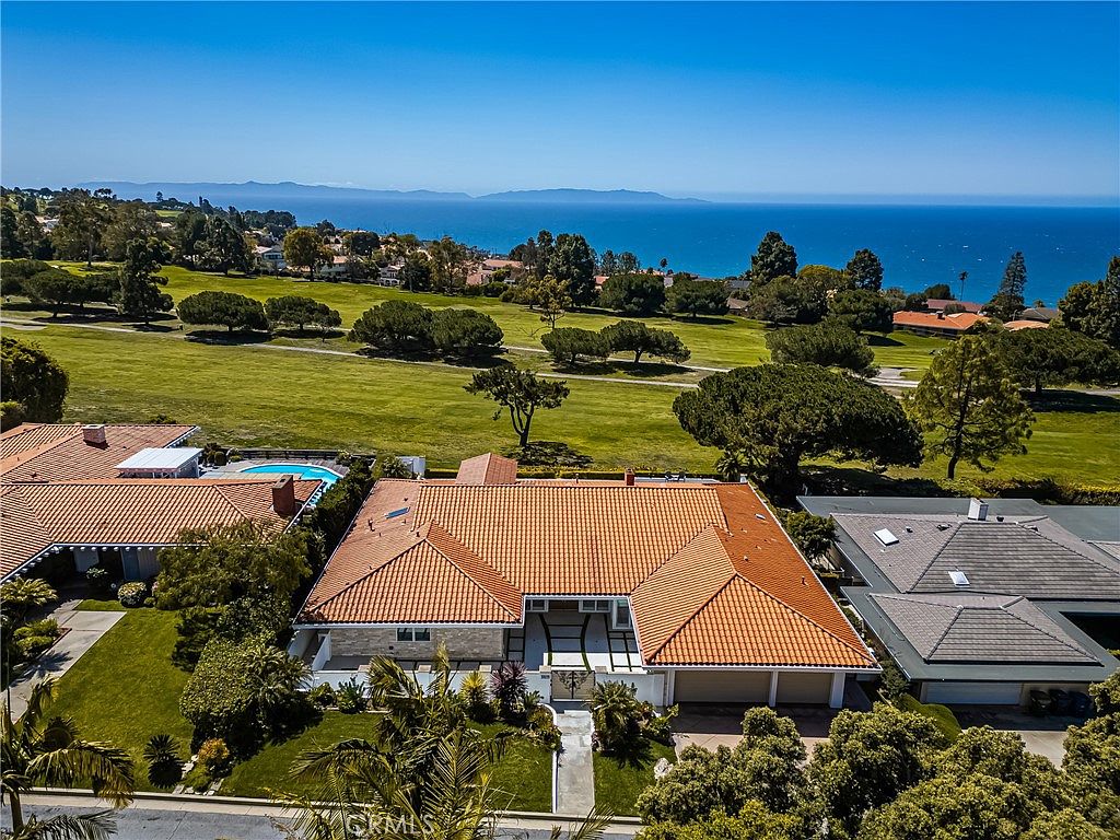 30035 Avenida Elegante