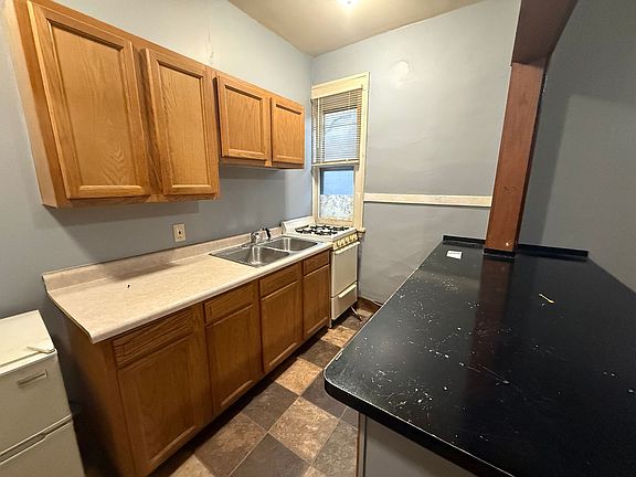 4th image of 1302 Linden Ave APT 110