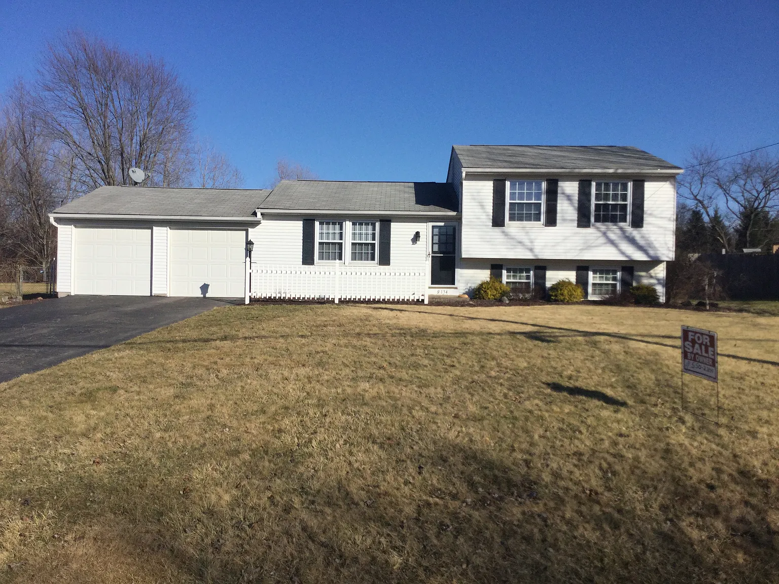 8134 Castle Rock Dr NE photo 1