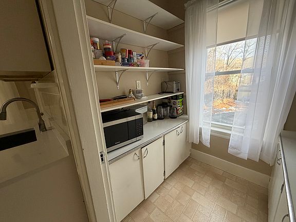 4th image of 16 Nichols St Floor 2