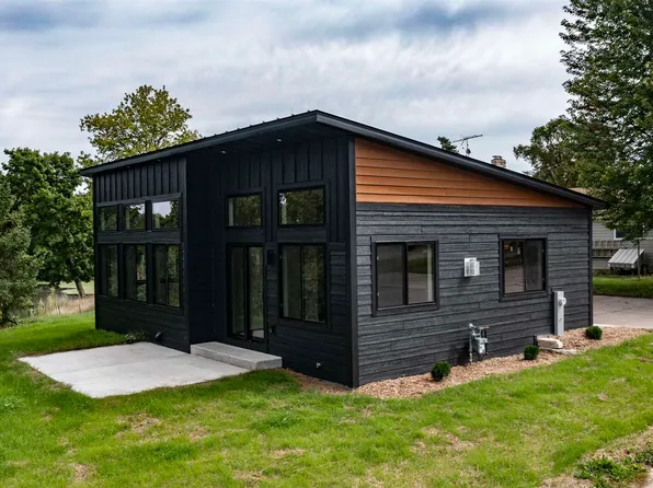206 Lake St, Weyauwega, WI 54983