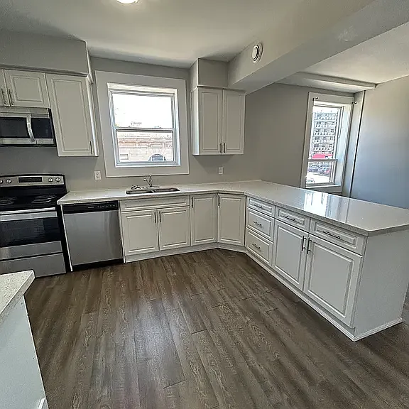 9 Holton Ave N #3 — Photo 4