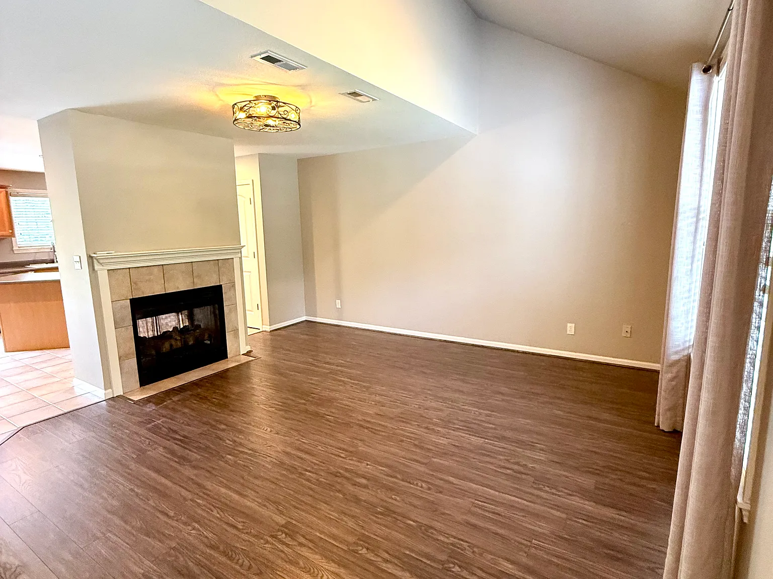 3 bed, 1692 sqft, $2,200 — Photo 3