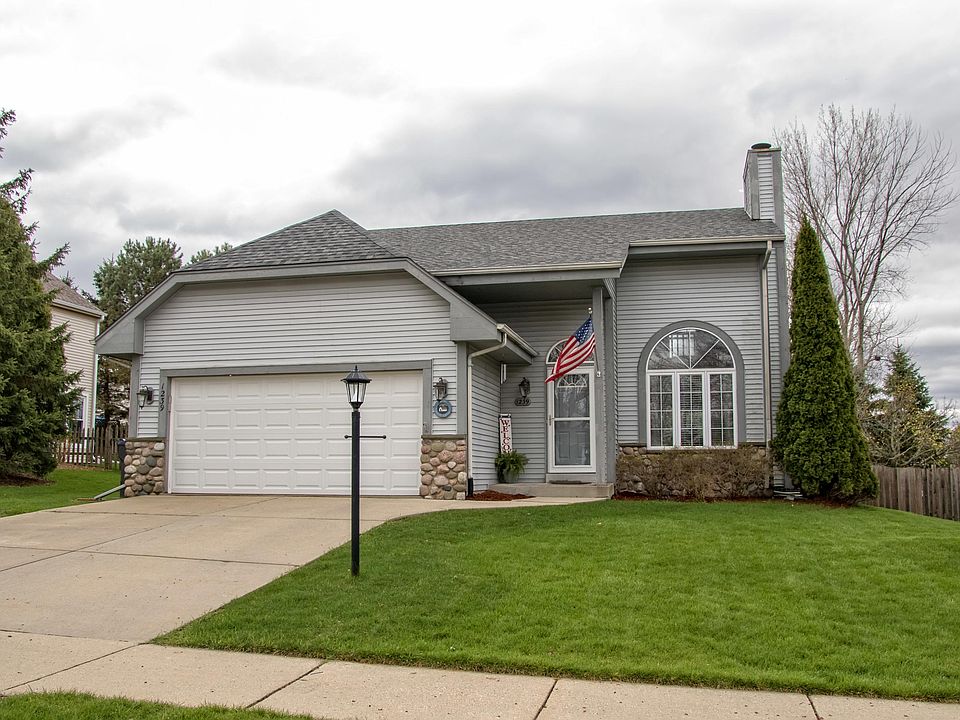1st image of 1239 Thrush Ln