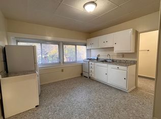 1704 SE Main St #3, Portland, OR 97214