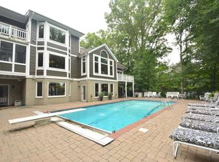 8573 Twin Pointe Cir, Indianapolis, IN