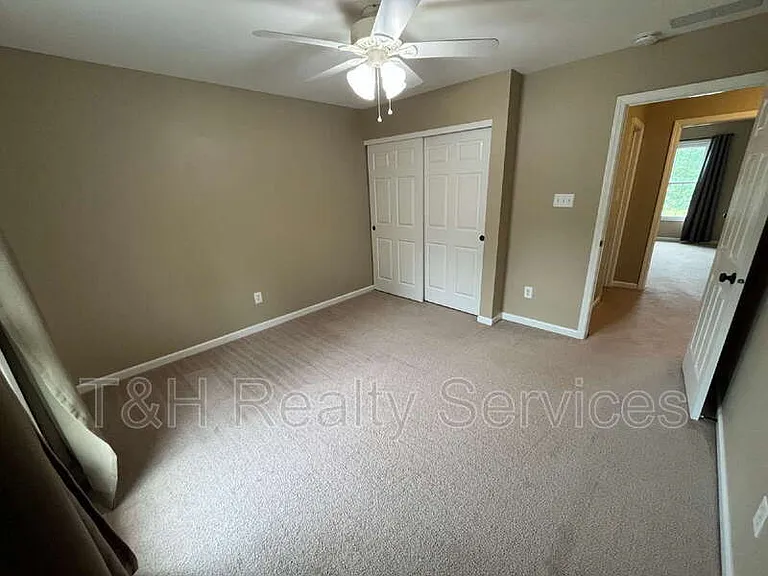 11451 Sutton Place Dr E — Photo 14