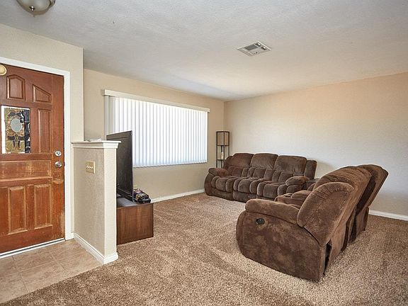 4th image of 10720 Hickory Ave