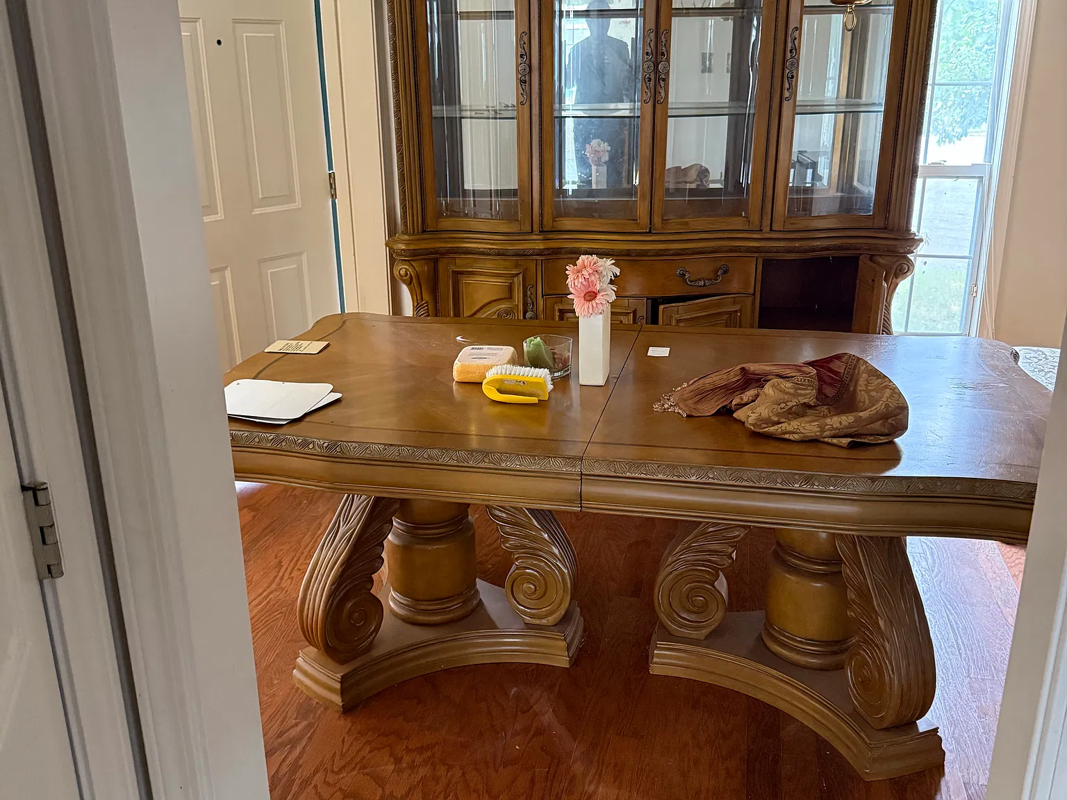 4 bed, 2403 sqft, $2,325 — Photo 2