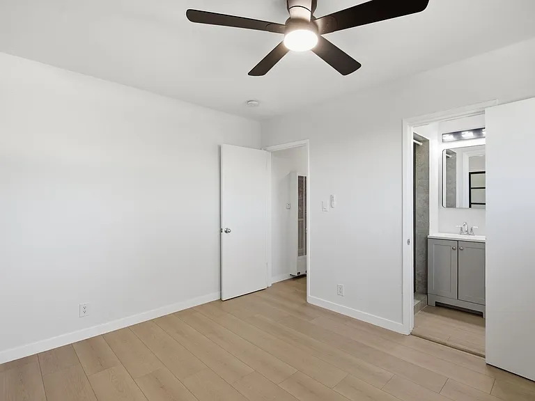14620-14626 Magnolia Blvd — Photo 20