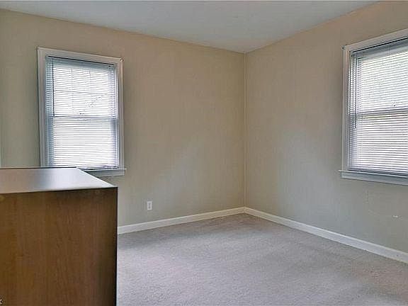 5th image of 713 Kenilworth Ave SE