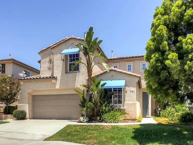 961 Bryce Canyon Ave — Photo 2