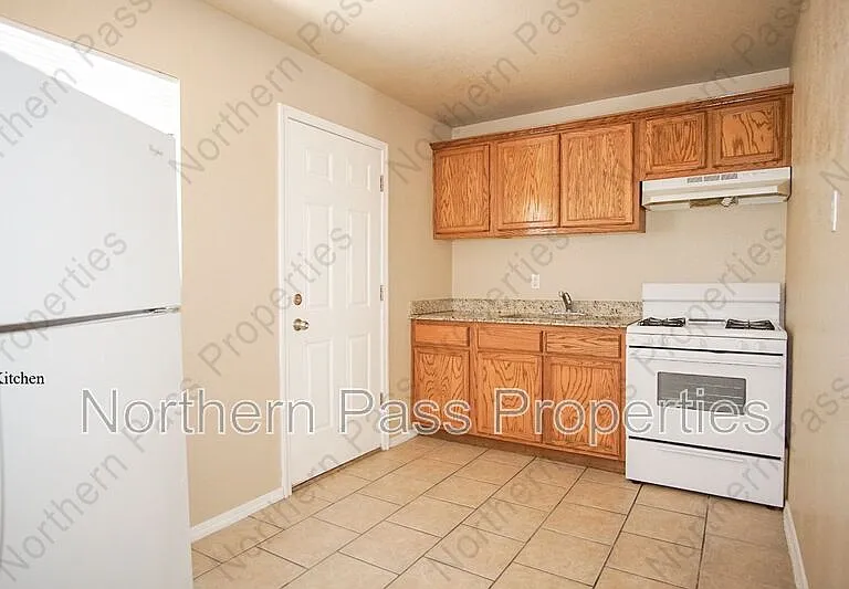 8604 Lawson St #4 — Photo 5