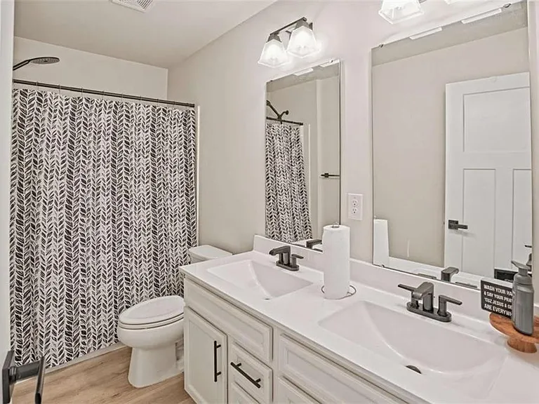 305 Meuse Ln — Photo 24