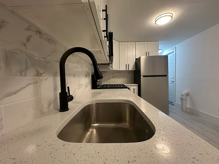 2384 Valentine Ave #1 — Photo 10