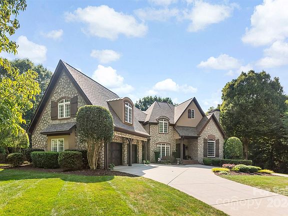 3rd image of 8021 Water View Dr