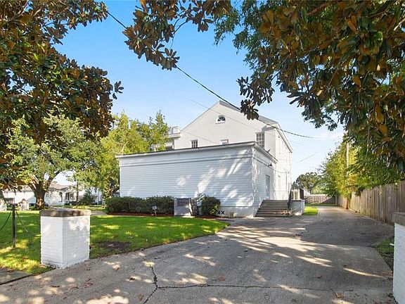 3rd image of 919 Amelia St