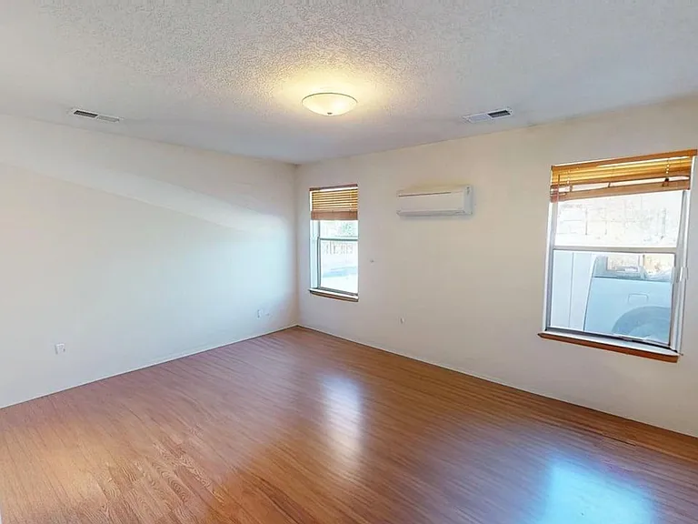 500 Rafael St — Photo 7