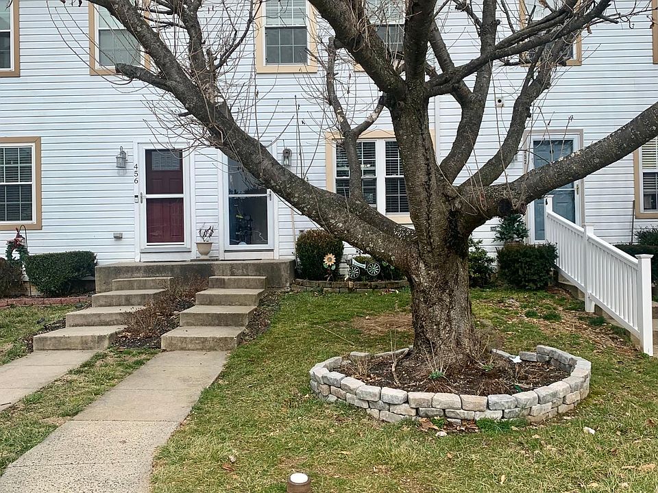 1st image of 454 Darby Ln