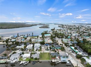 2621 1st St, Matlacha, FL 33993